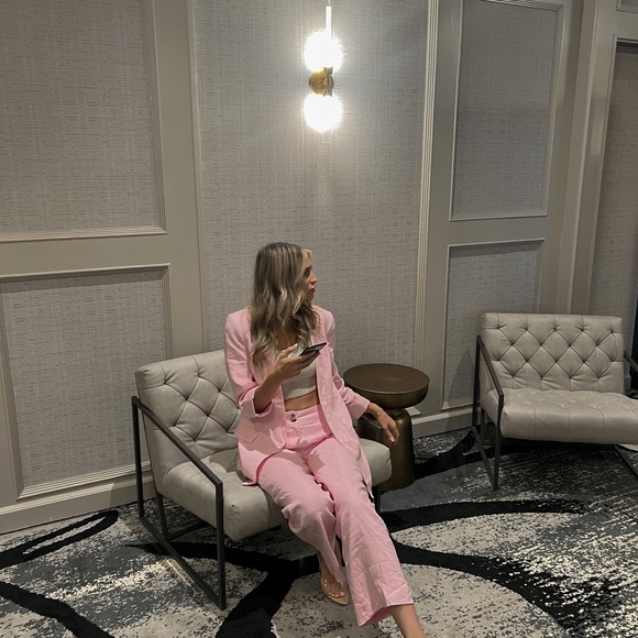 Pink Linen Suit - Picture 2 of 4